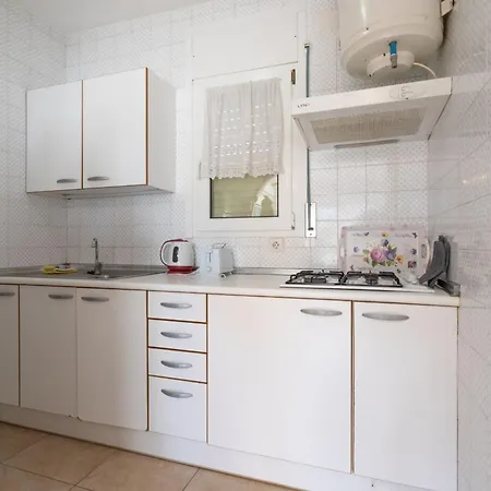 Welcs Falconera Con Piscina Apartman *