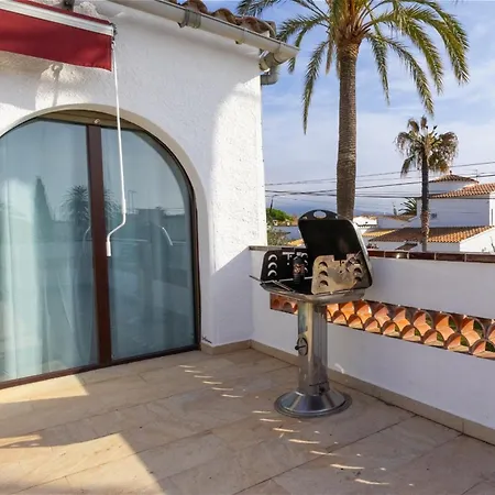 Welcs Falconera Con Piscina Apartman *