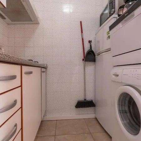 Welcs Falconera Con Piscina Apartman *