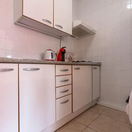 Welcs Falconera Con Piscina Apartman *