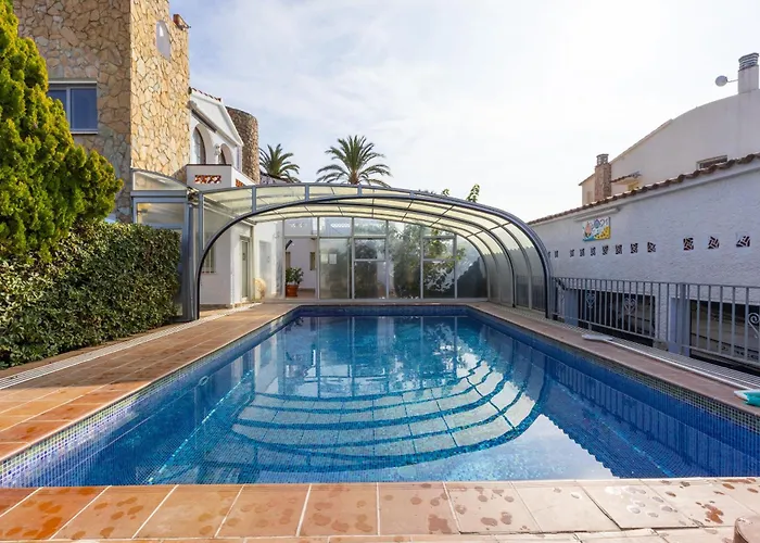 Welcs Falconera Con Piscina Empuriabrava