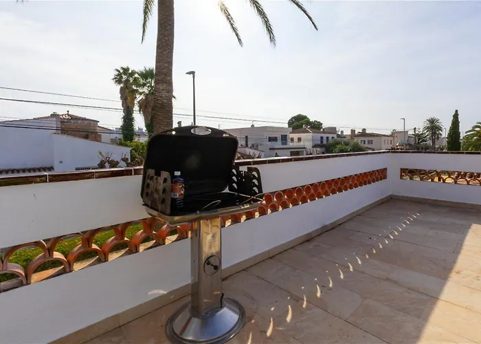 Welcs Falconera Con Piscina Appartamento *